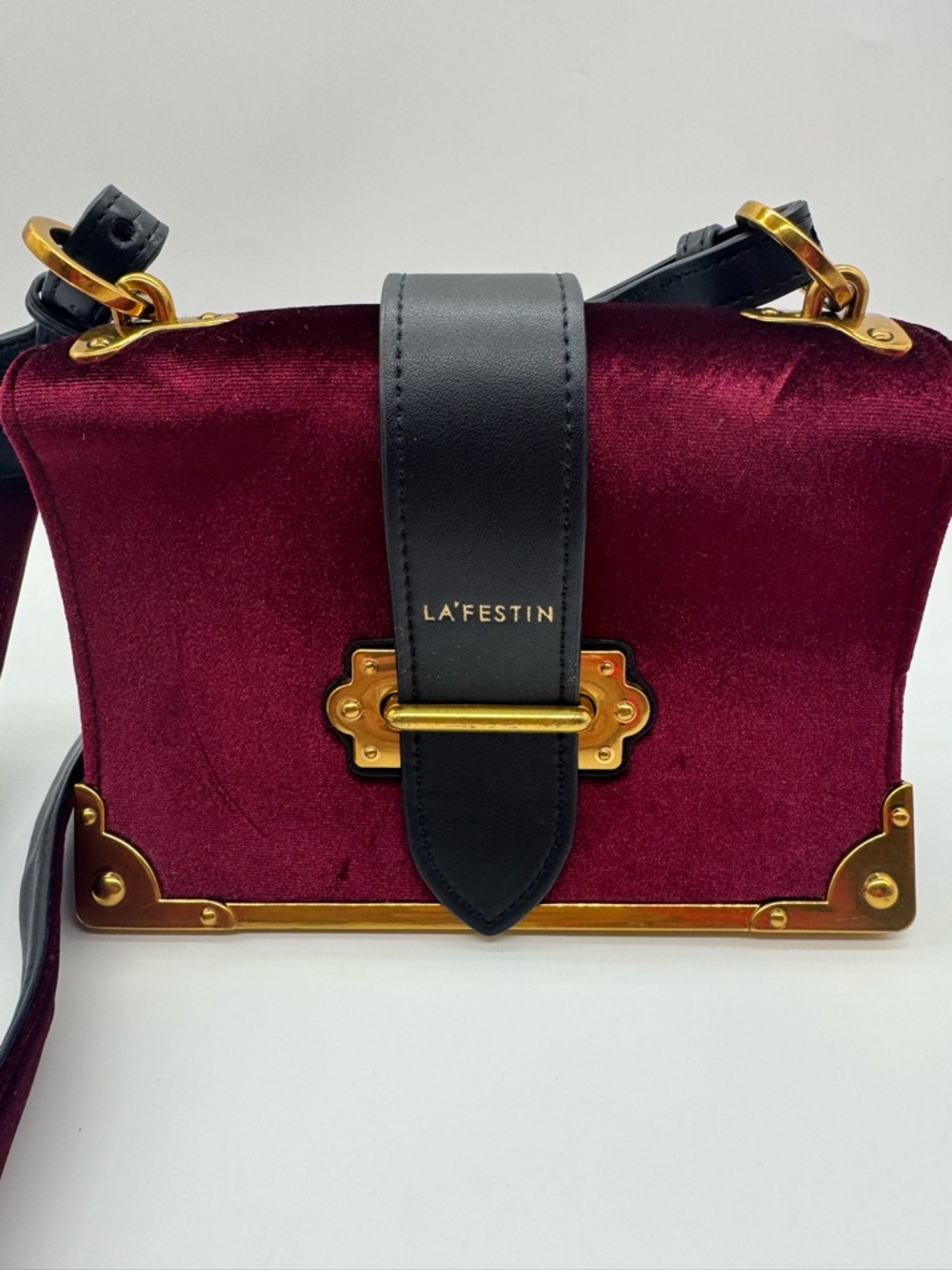 La’Festin Red Velvet Shoulder Bag